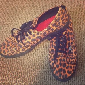 Vans leopard low tops skate sneakers